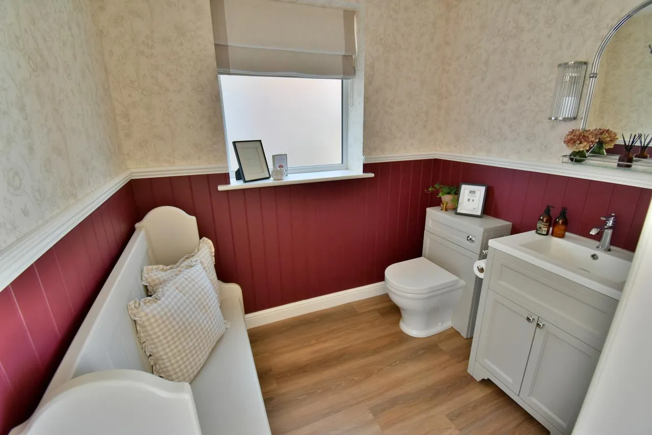 Headswell Avenue, BH10, photo 10
