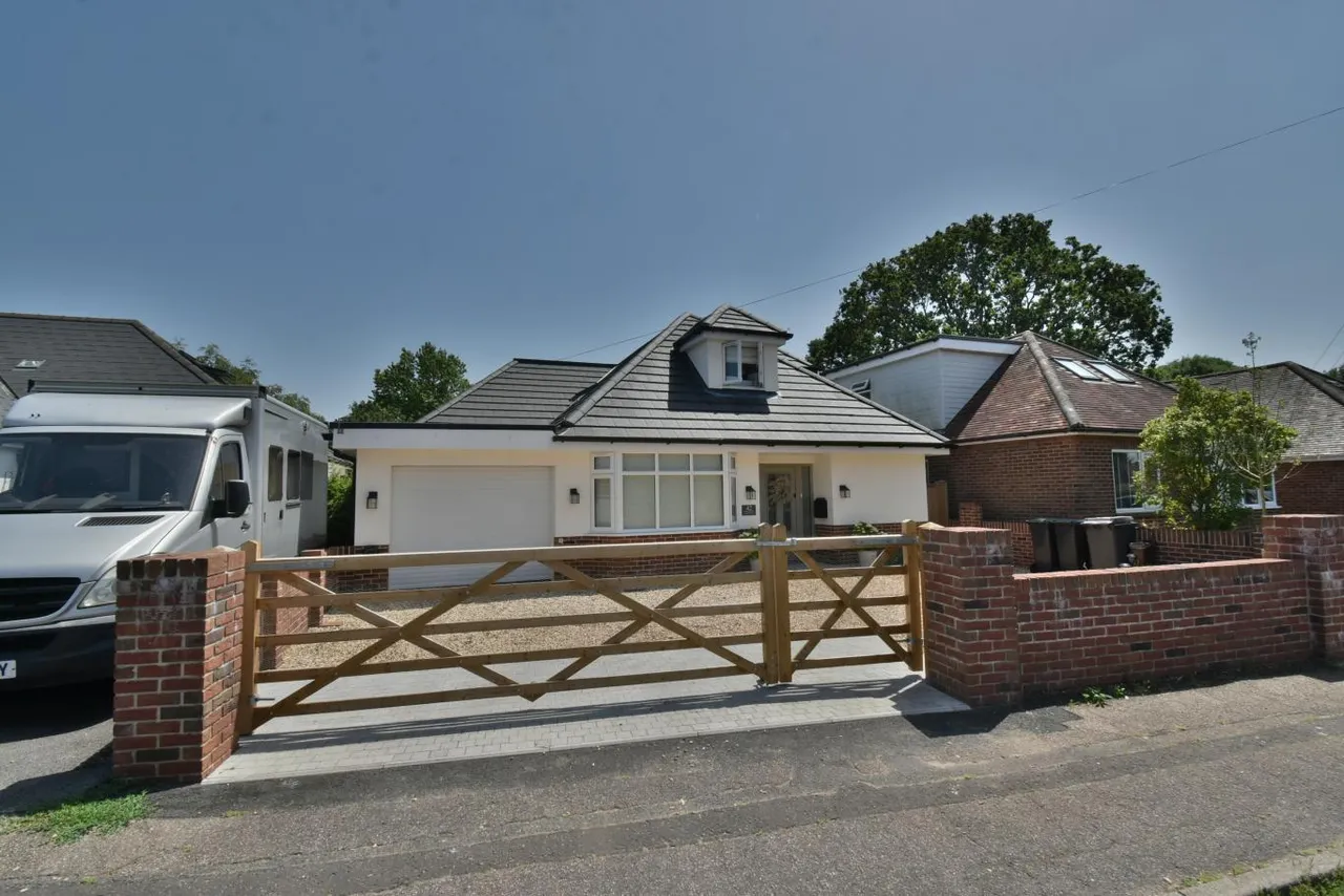 Headswell Avenue, BH10, photo 23