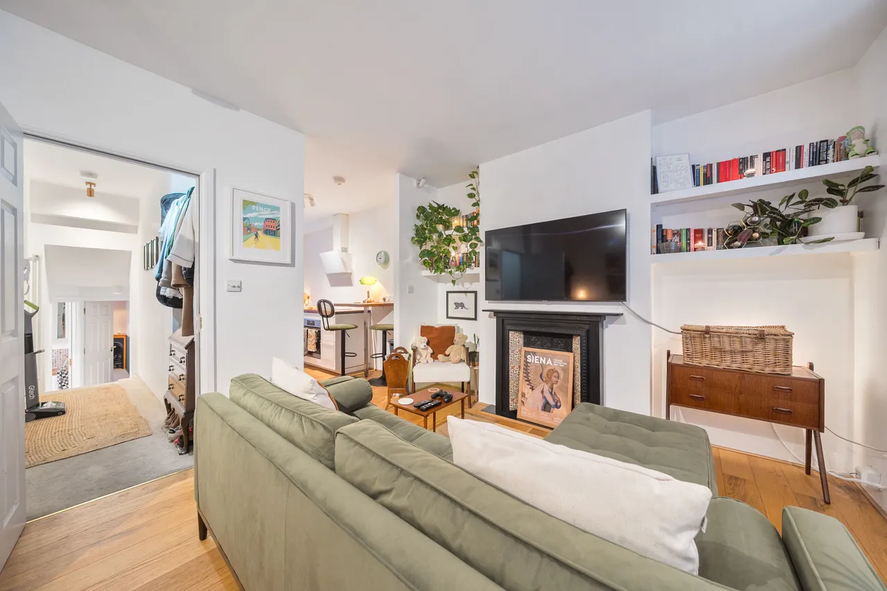 Flat 2, 89 High Street, London, photo 5