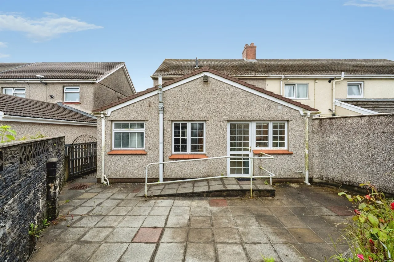 Caban Isaac Road, Swansea, SA4, photo 2