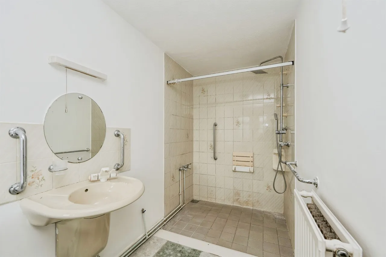 Caban Isaac Road, Swansea, SA4, photo 18