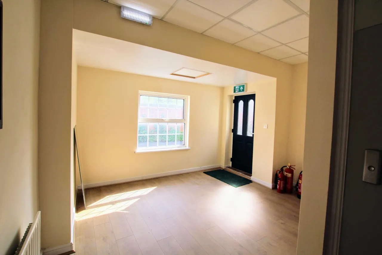 High Street, Prescot, L34, photo 4