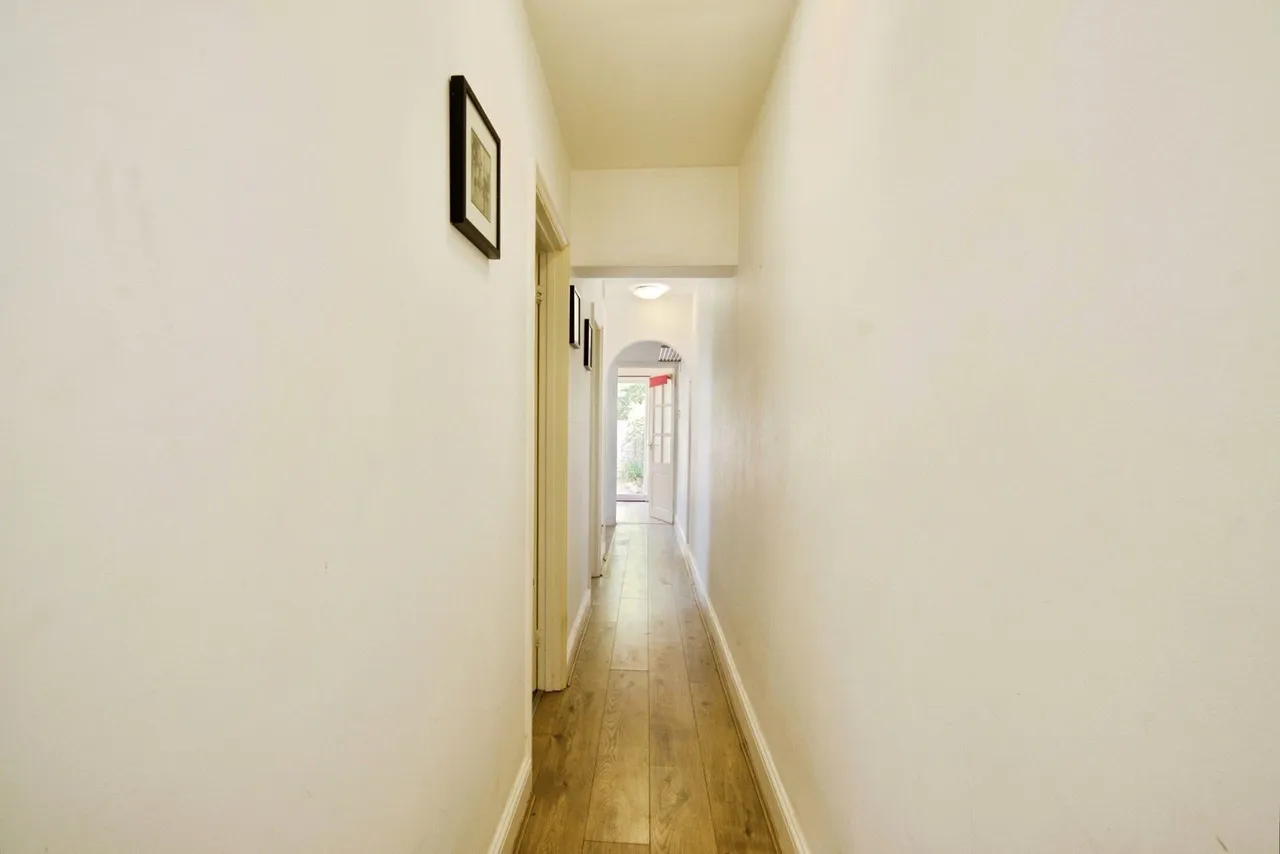 The Parade, Havering-Atte-Bower, RM4, photo 7
