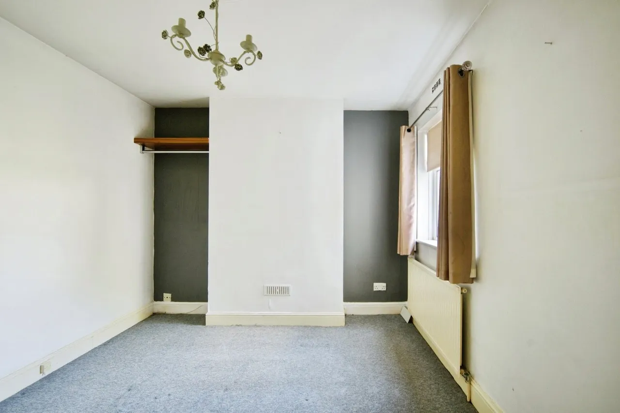 The Parade, Havering-Atte-Bower, RM4, photo 6