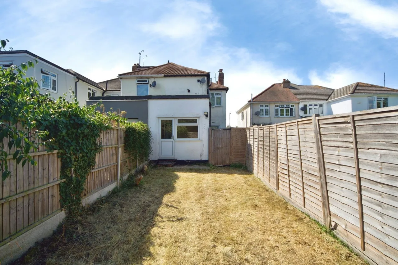 The Parade, Havering-Atte-Bower, RM4, photo 13