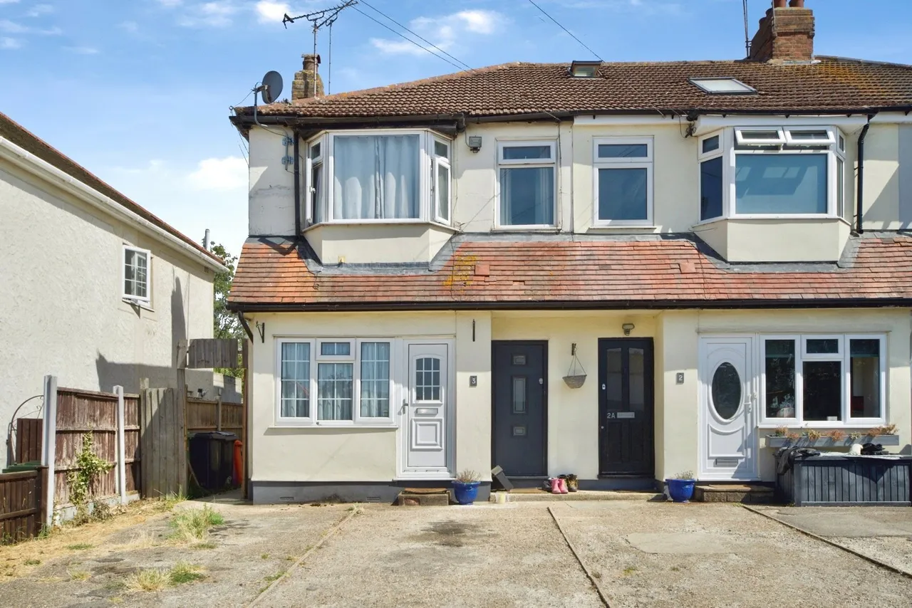 2 bed flat for sale, The Parade, Havering-Atte-Bower, RM4