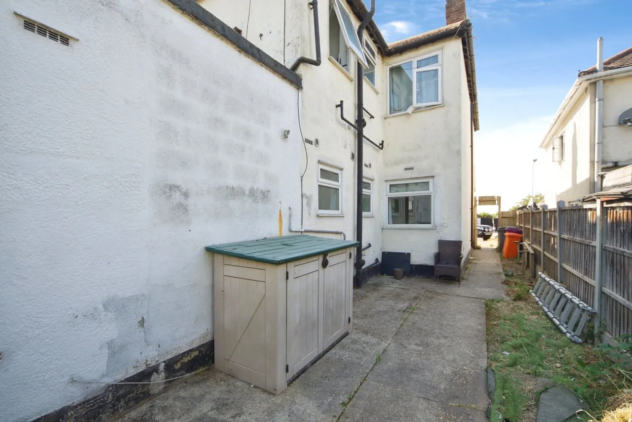 The Parade, Havering-Atte-Bower, RM4, photo 12