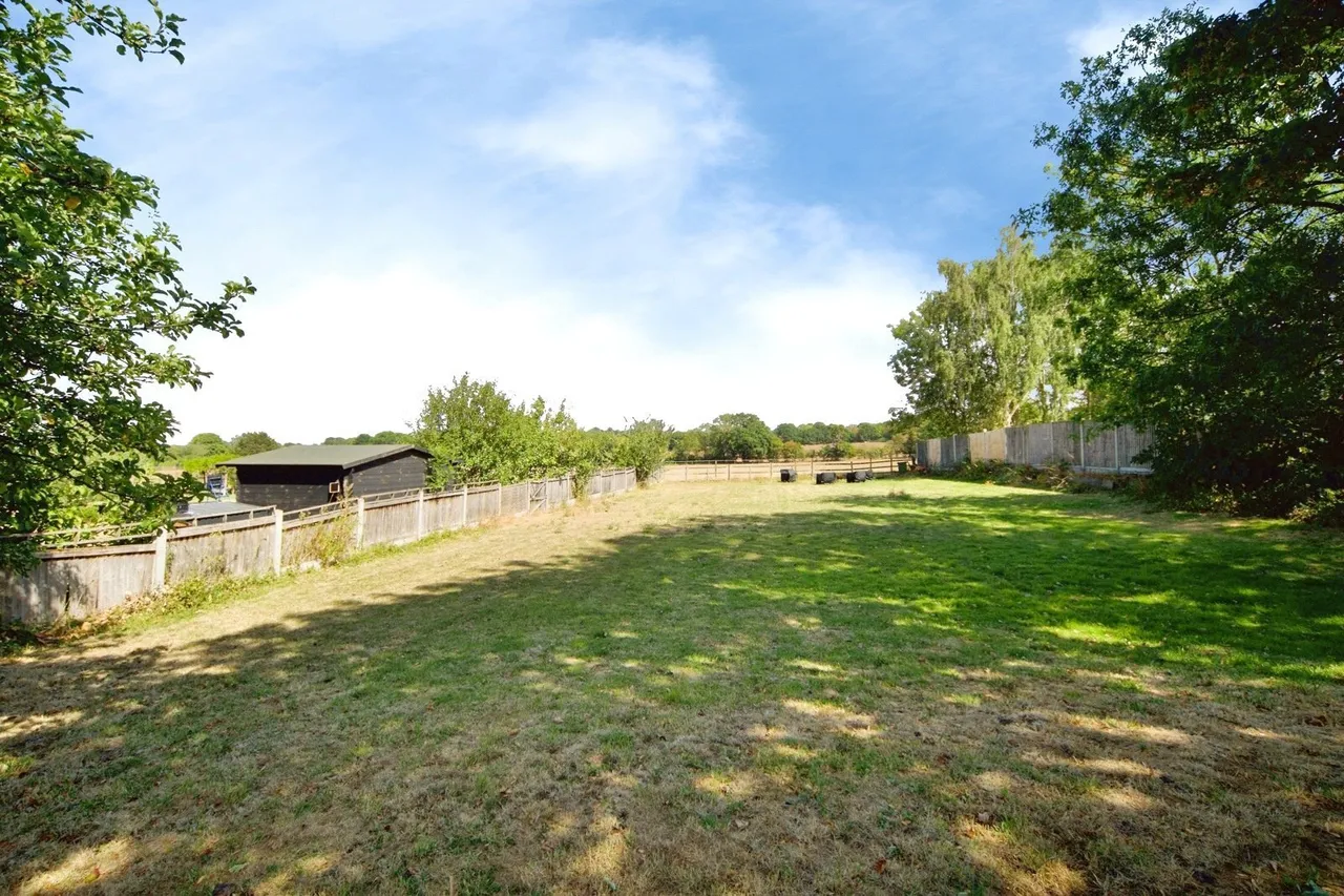 The Parade, Havering-Atte-Bower, RM4, photo 17