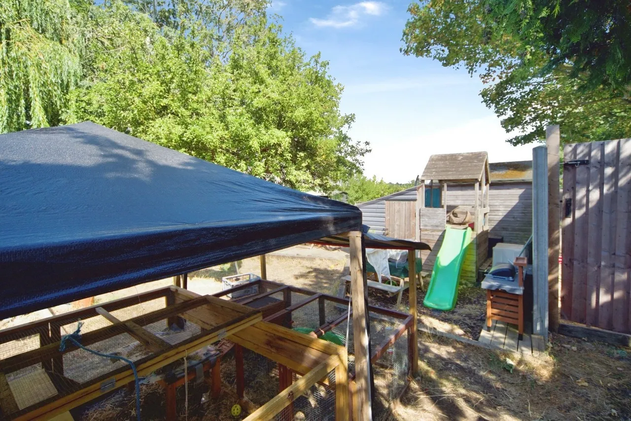 The Parade, Havering-Atte-Bower, RM4, photo 16