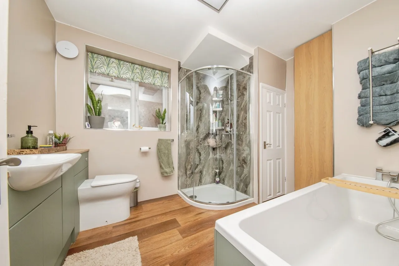 Broomfield Crescent, COLCHESTER, Essex, CO7, photo 11