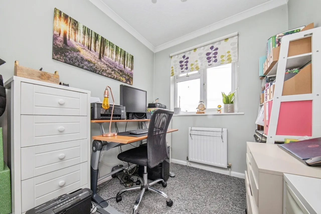 Broomfield Crescent, COLCHESTER, Essex, CO7, photo 16