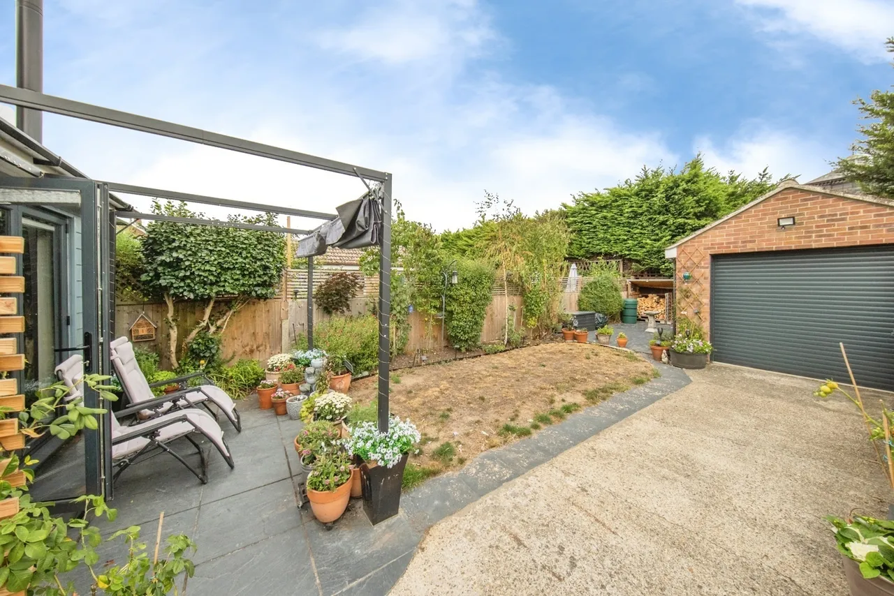 Broomfield Crescent, COLCHESTER, Essex, CO7, photo 2