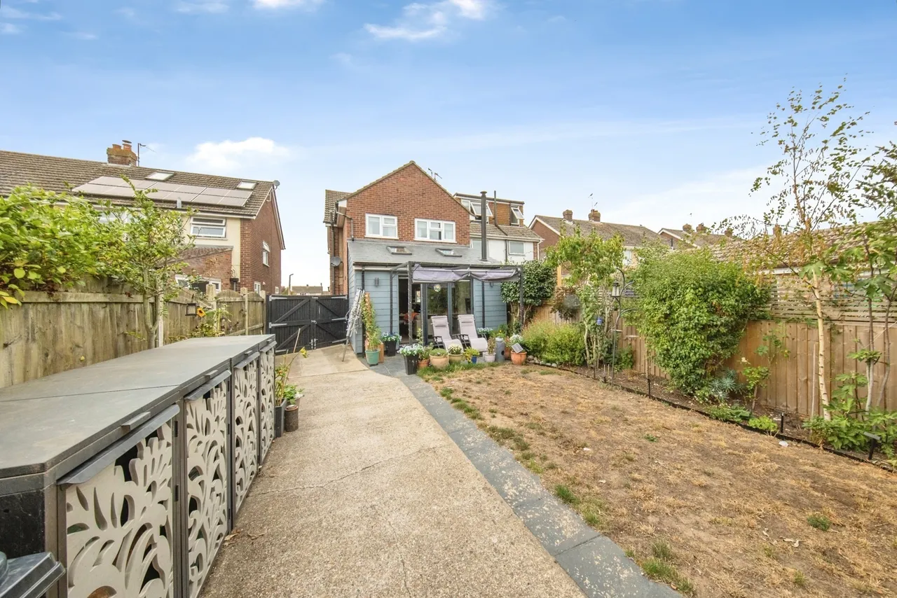 Broomfield Crescent, COLCHESTER, Essex, CO7, photo 12