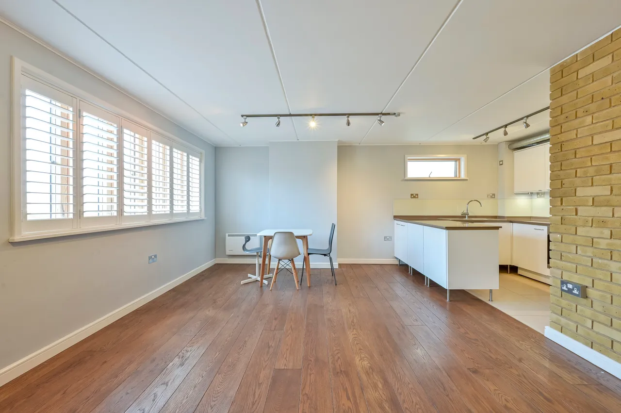 flat to rent — Flat 5, Denmark Lofts, London