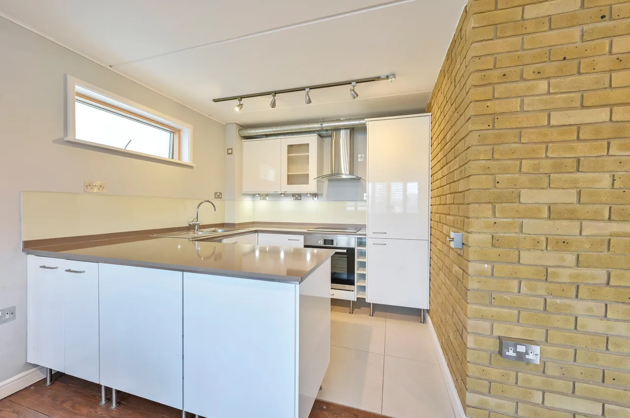 Flat 5, Denmark Lofts, London, photo 4