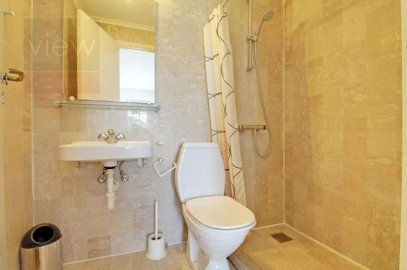 Royal Court Surrey Quays, London SE16 7TA, photo 3