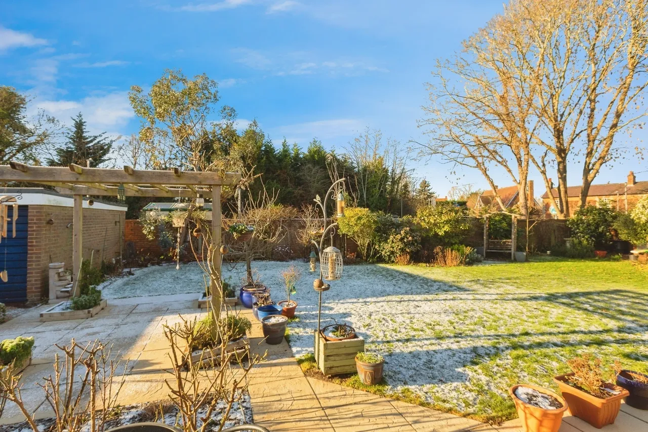 Manor Farm Close, Weston Turville, Aylesbury, Buckinghamshire, HP22, photo 17