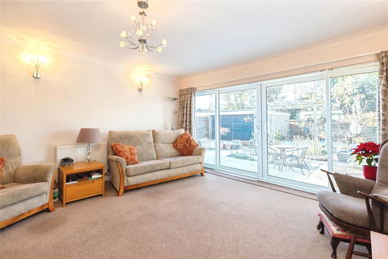 Manor Farm Close, Weston Turville, Aylesbury, Buckinghamshire, HP22, photo 7