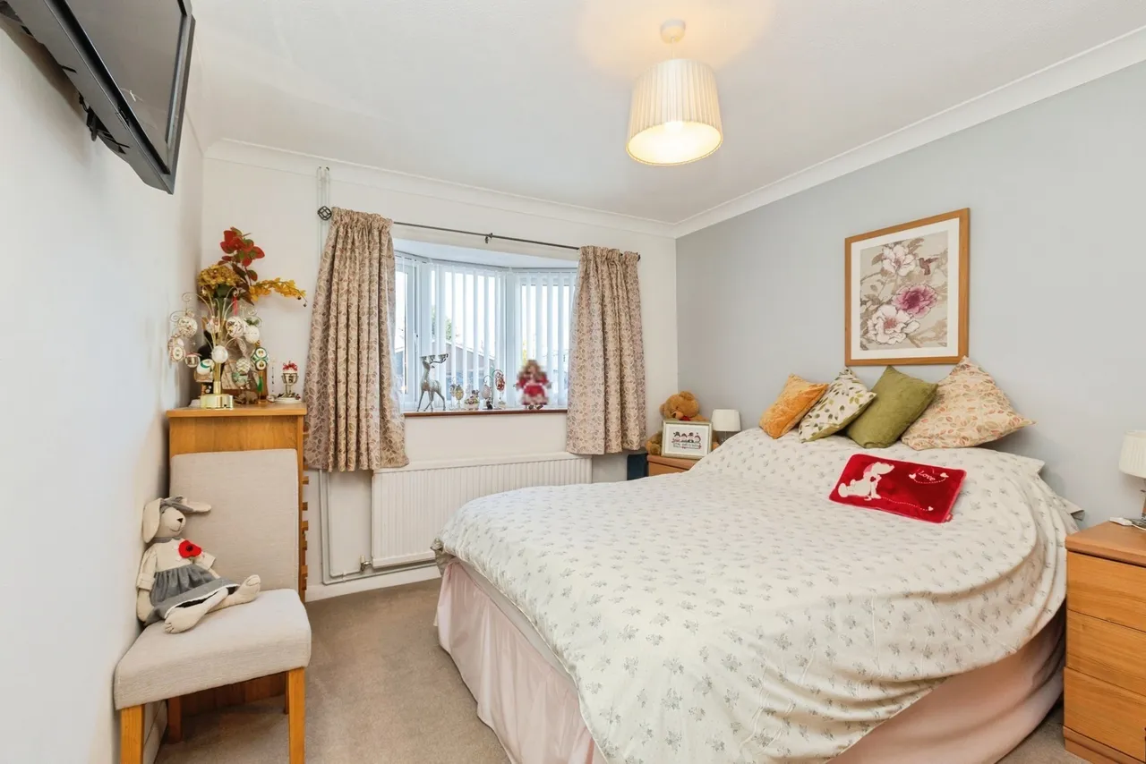 Manor Farm Close, Weston Turville, Aylesbury, Buckinghamshire, HP22, photo 15