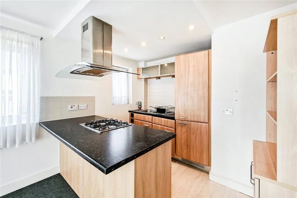 High Road, Chadwell Heath, RM6, photo 4