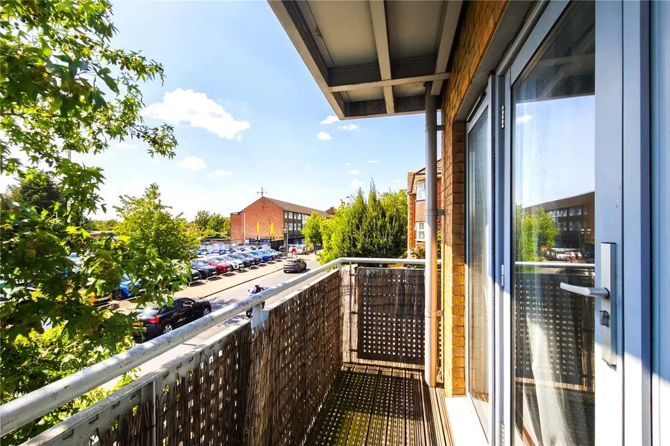 High Road, Chadwell Heath, RM6, photo 9