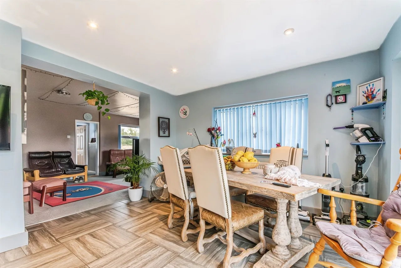 Ermin Street, Blunsdon, SN26, photo 8