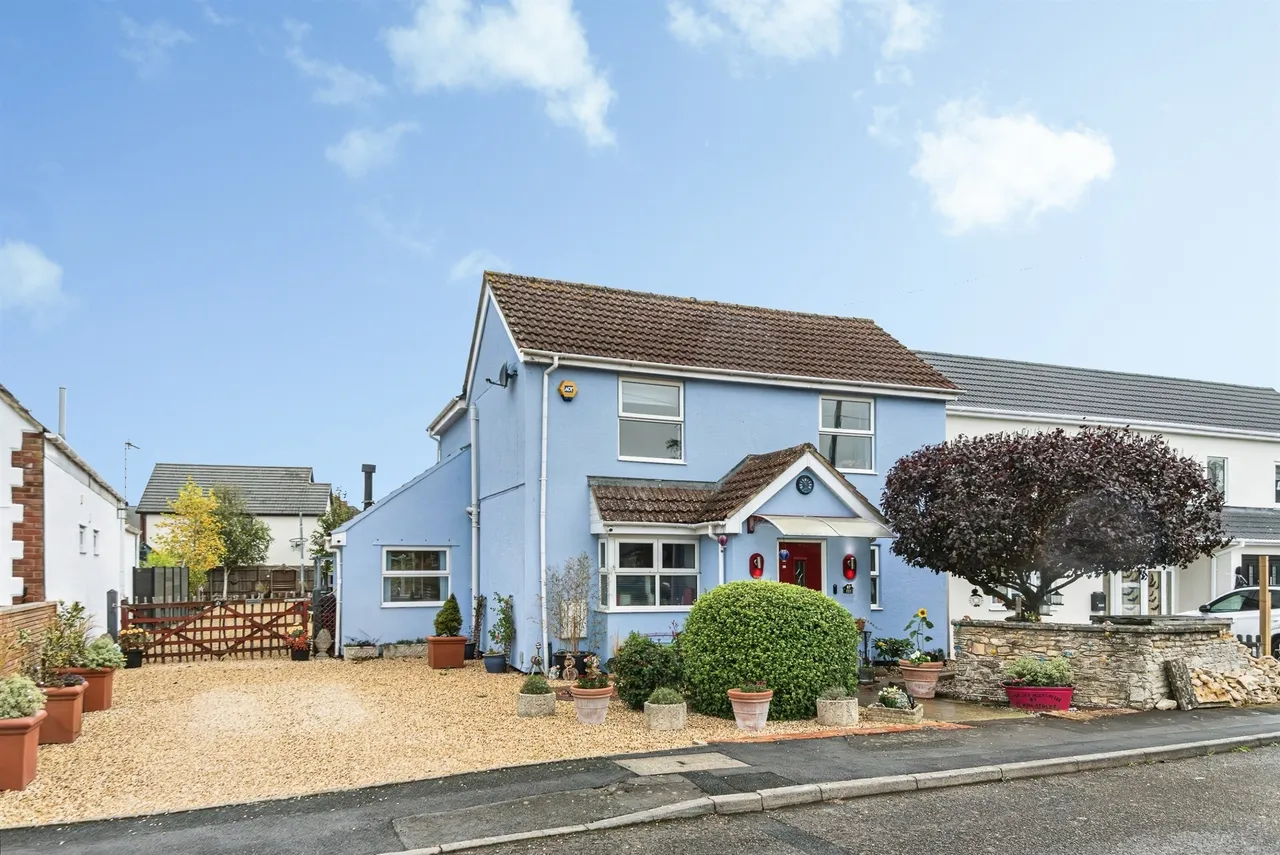 4 bed house for sale, Ermin Street, Blunsdon, SN26