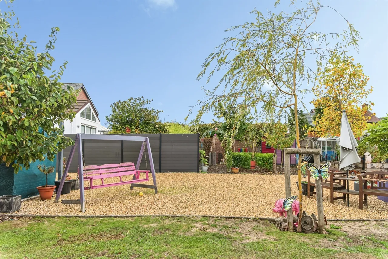 Ermin Street, Blunsdon, SN26, photo 23