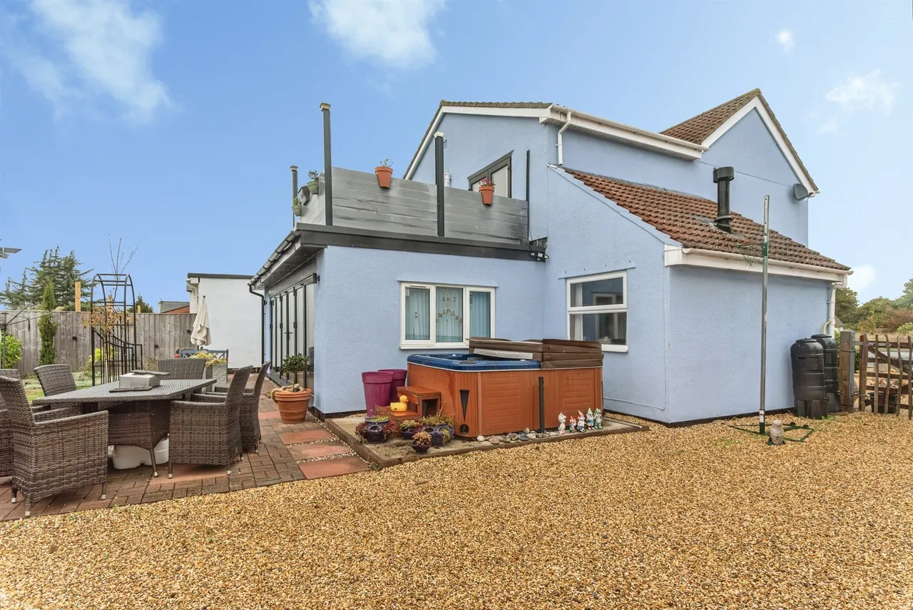 Ermin Street, Blunsdon, SN26, photo 25