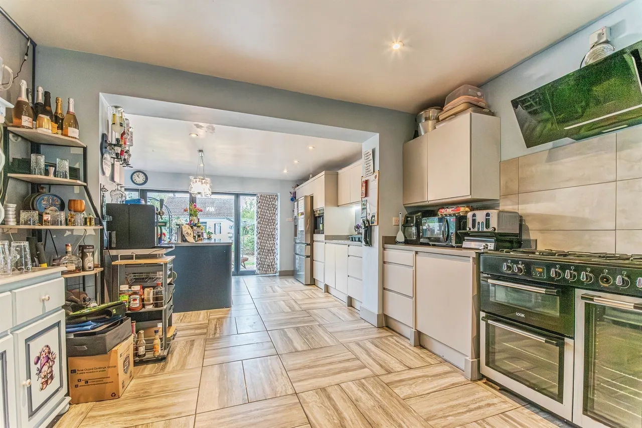 Ermin Street, Blunsdon, SN26, photo 5