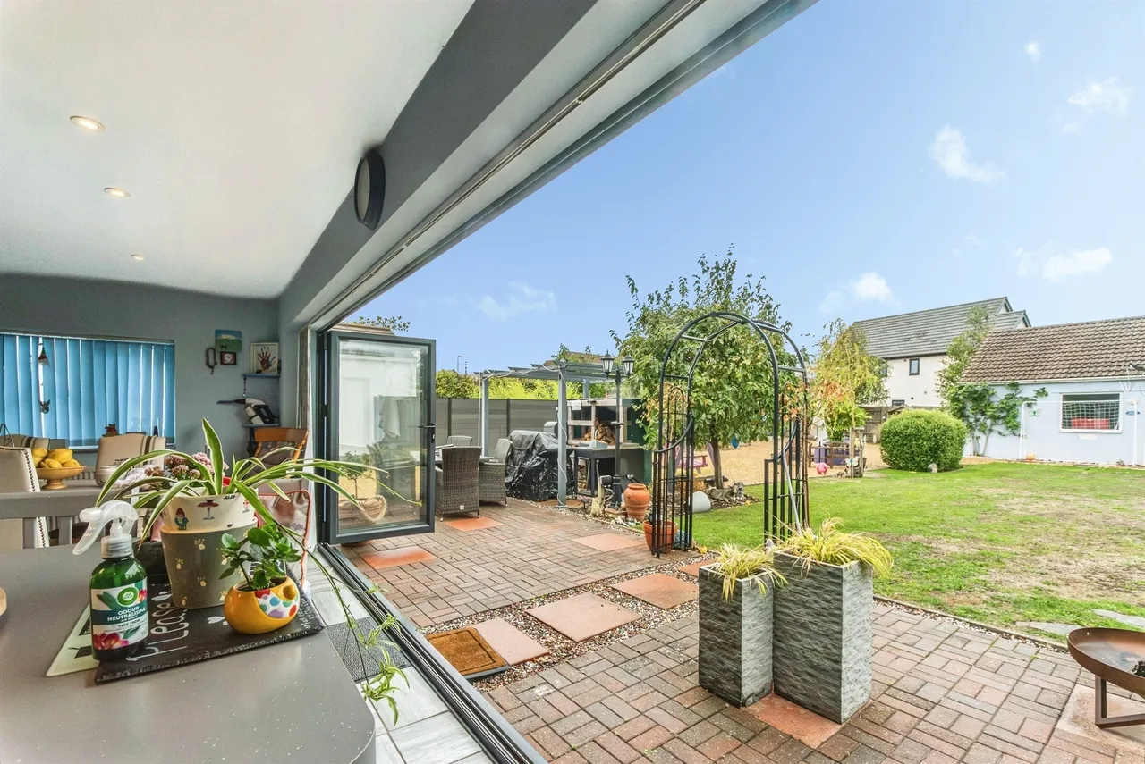 Ermin Street, Blunsdon, SN26, photo 20
