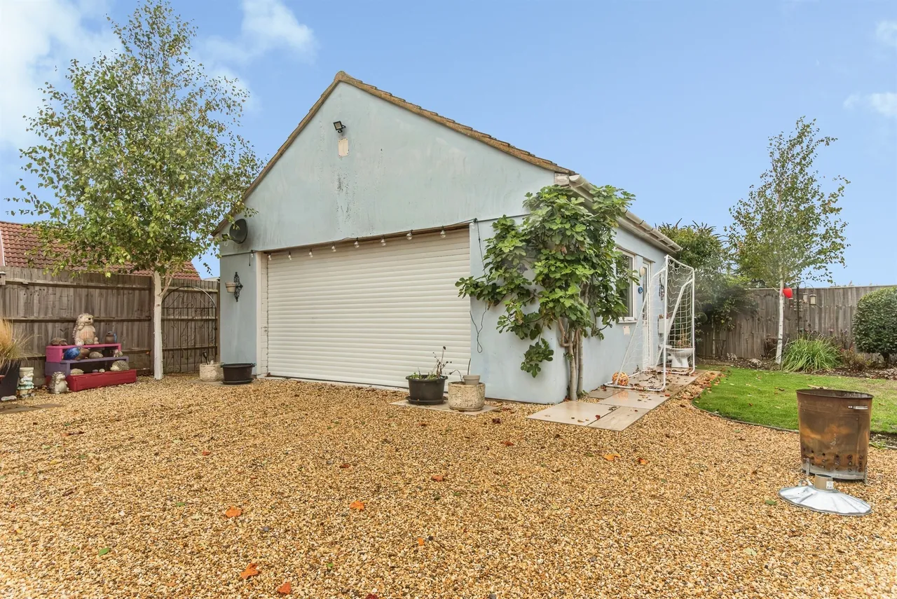 Ermin Street, Blunsdon, SN26, photo 26