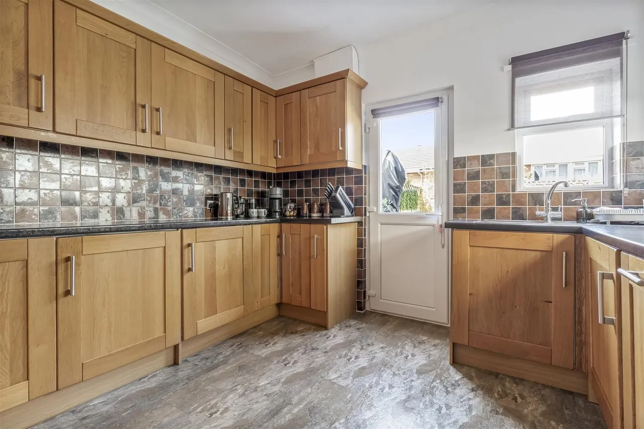 St. Matthews Road, Worthing, photo 8