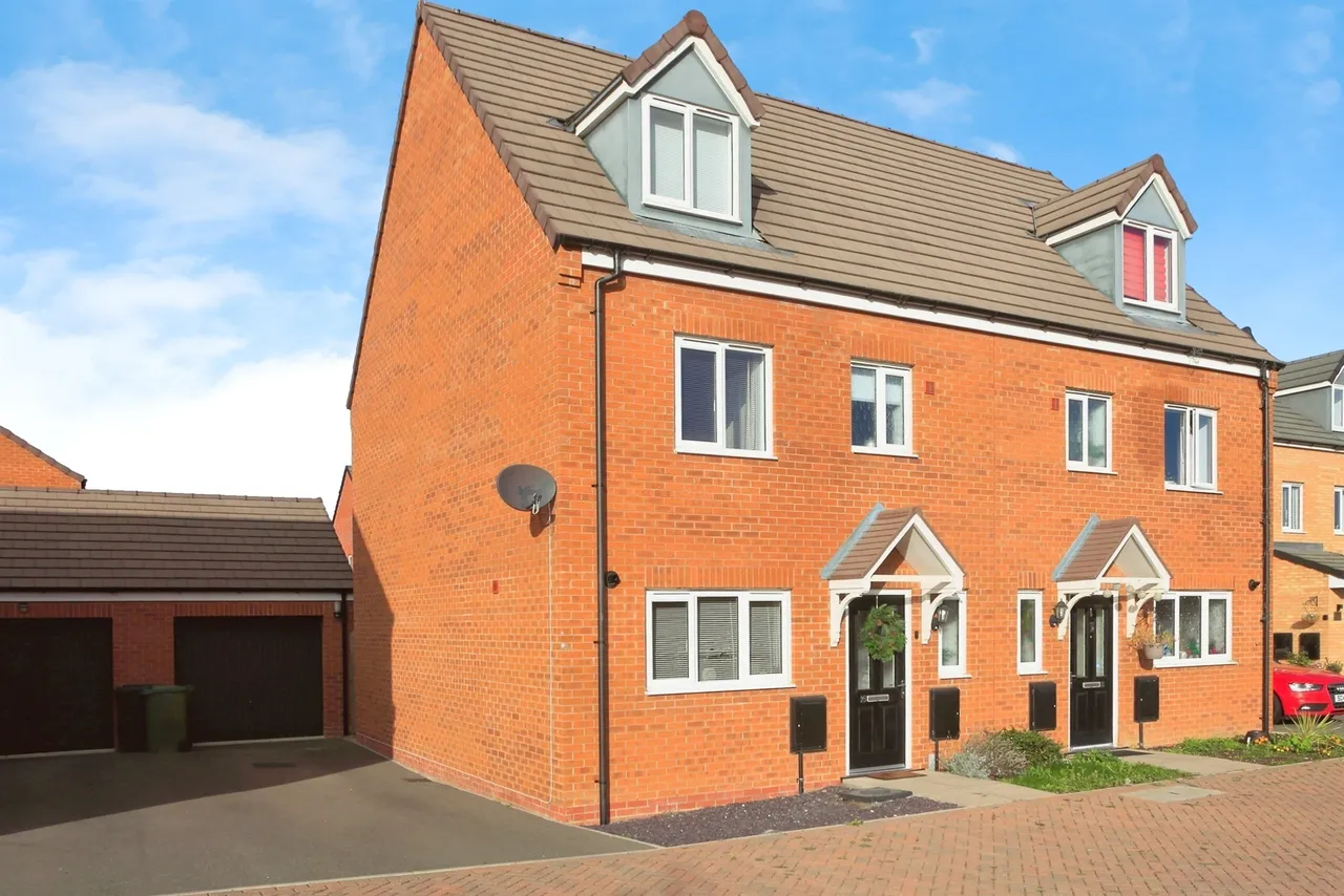 4 bed house for sale, Orfeus Drive, Peterborough, PE2