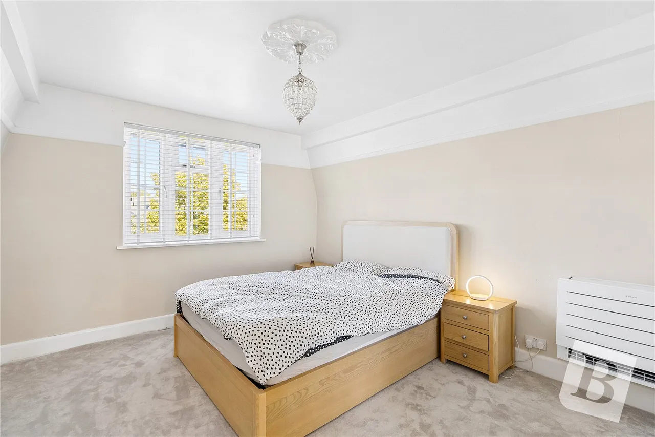 Eversleigh Gardens, Upminster, RM14, photo 9