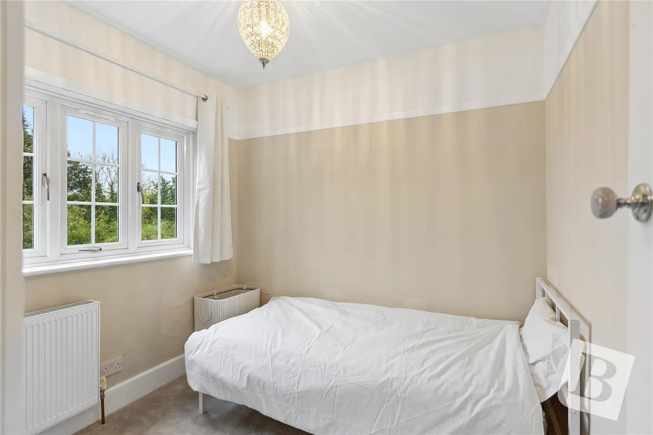 Eversleigh Gardens, Upminster, RM14, photo 19