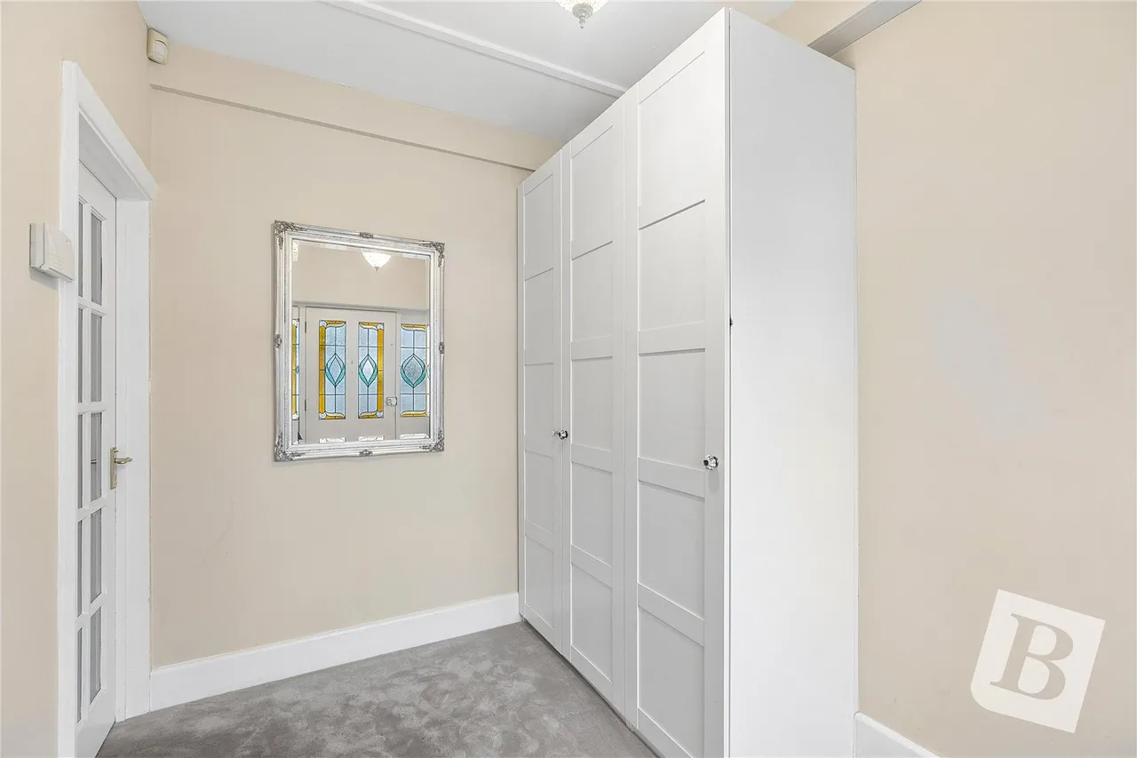 Eversleigh Gardens, Upminster, RM14, photo 11