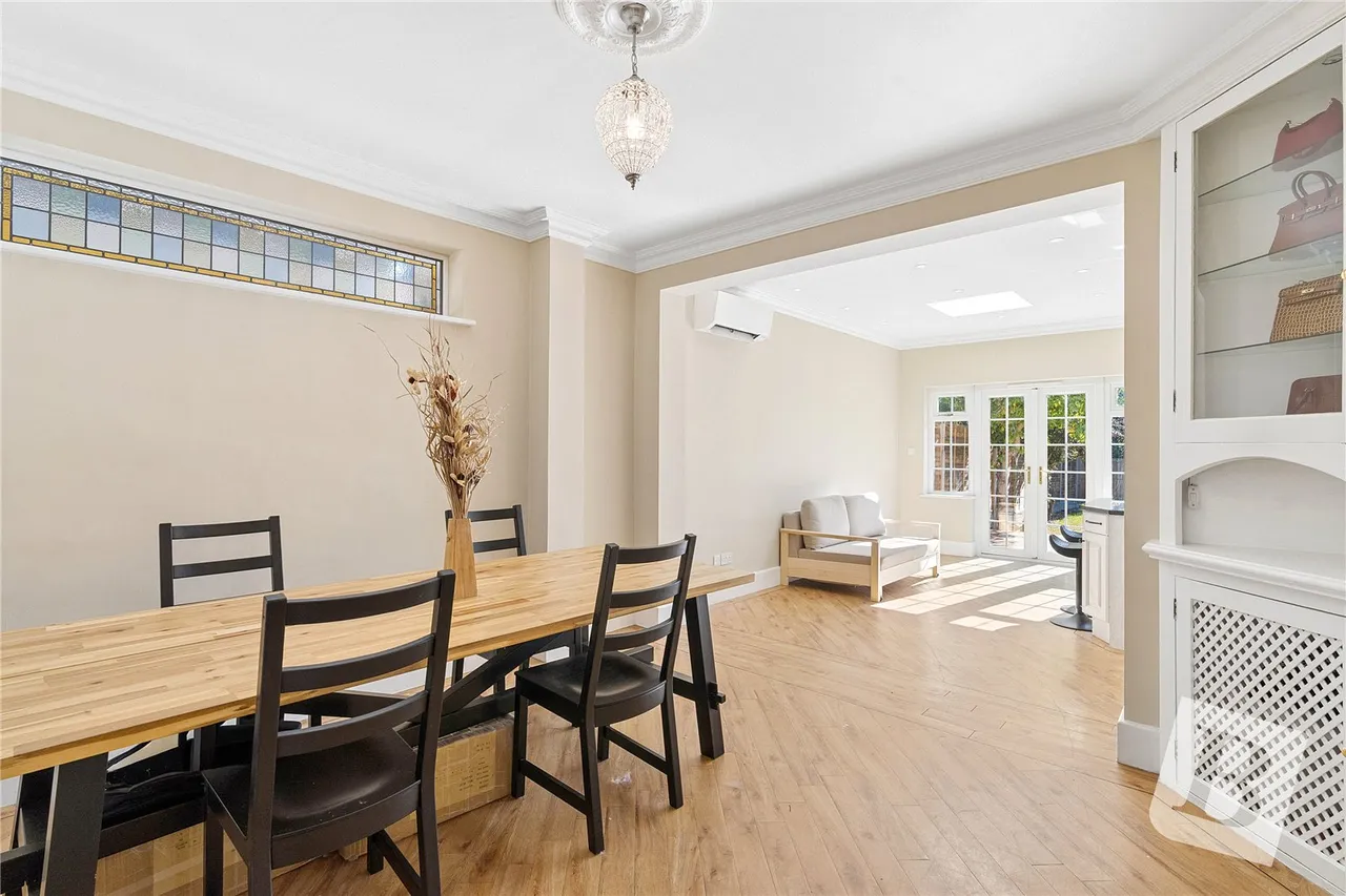 Eversleigh Gardens, Upminster, RM14, photo 10