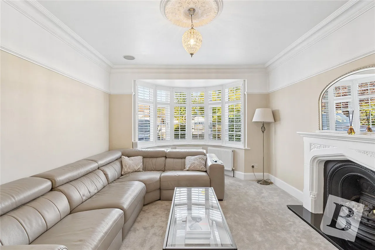 Eversleigh Gardens, Upminster, RM14, photo 2