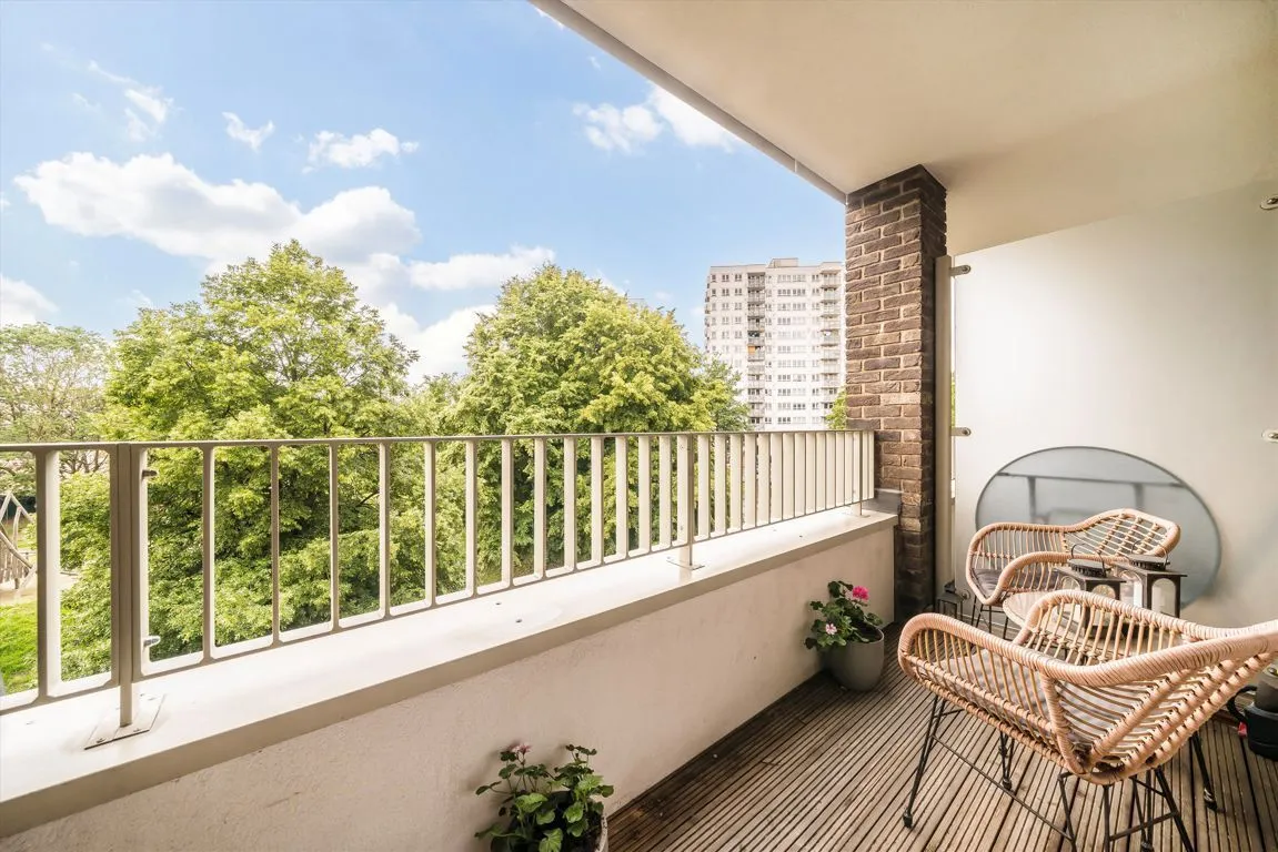 Avenue Road, W3, photo 5