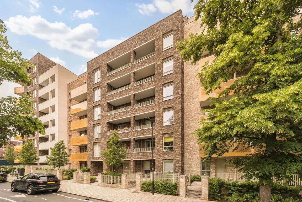 1 bed property for sale, Avenue Road, W3