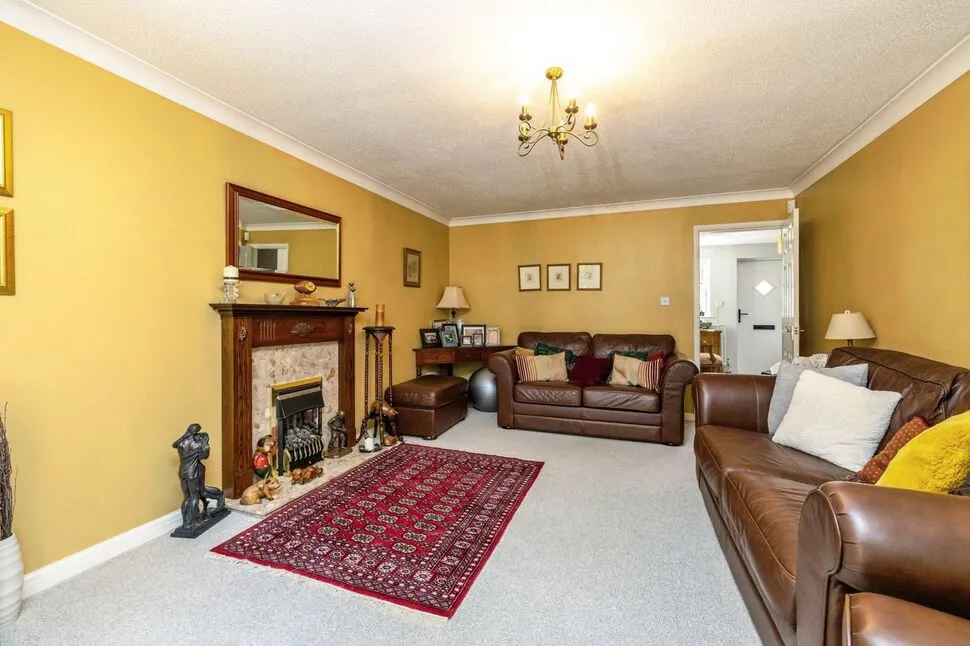 Kenyon Close, Heighington, Lincolnshire, LN4, photo 5