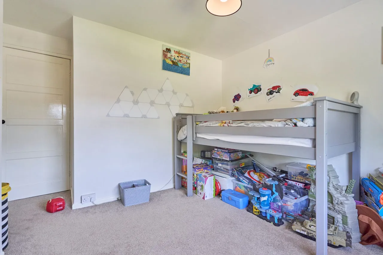 Poplar Avenue, Culcheth, Warrington, Warrington, WA3 5RG, photo 16