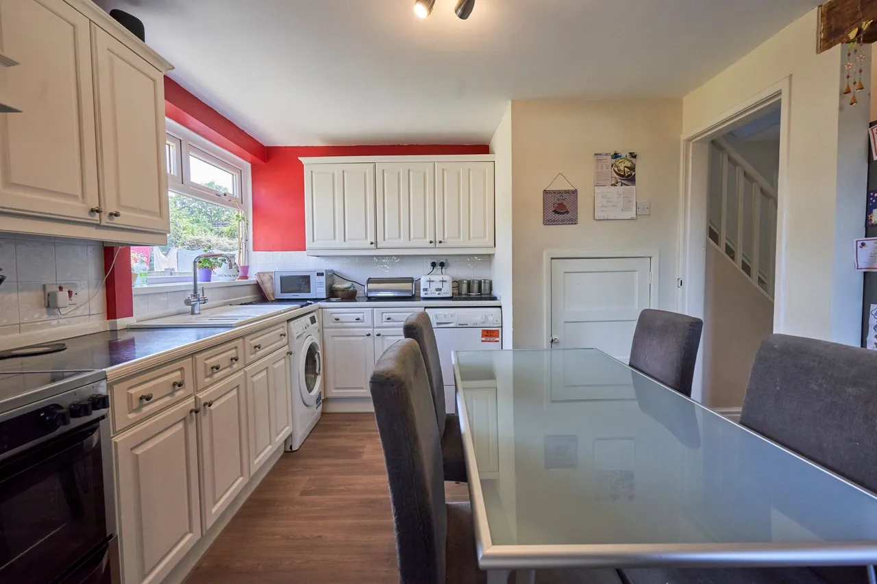 Poplar Avenue, Culcheth, Warrington, Warrington, WA3 5RG, photo 6
