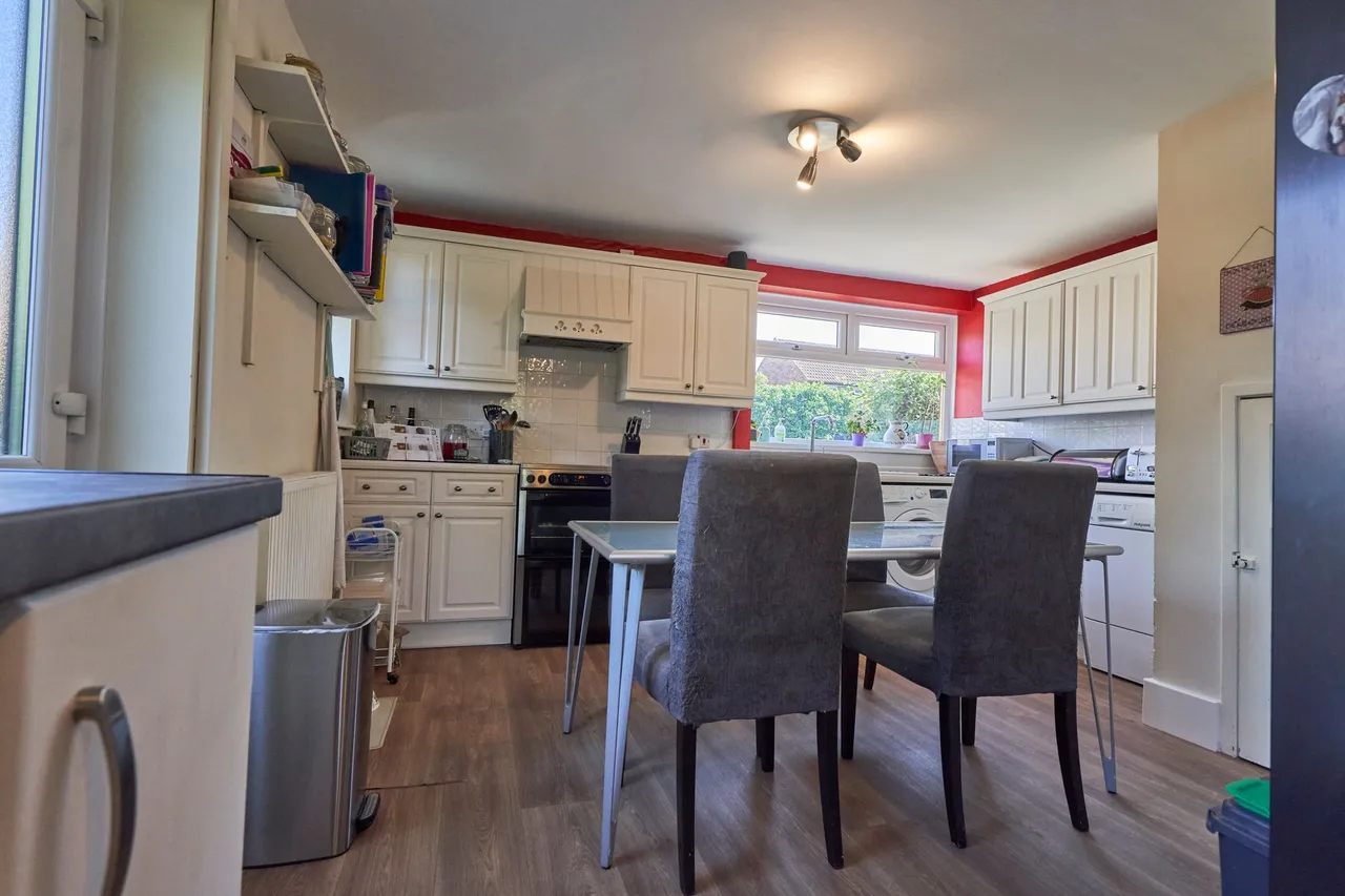 Poplar Avenue, Culcheth, Warrington, Warrington, WA3 5RG, photo 9