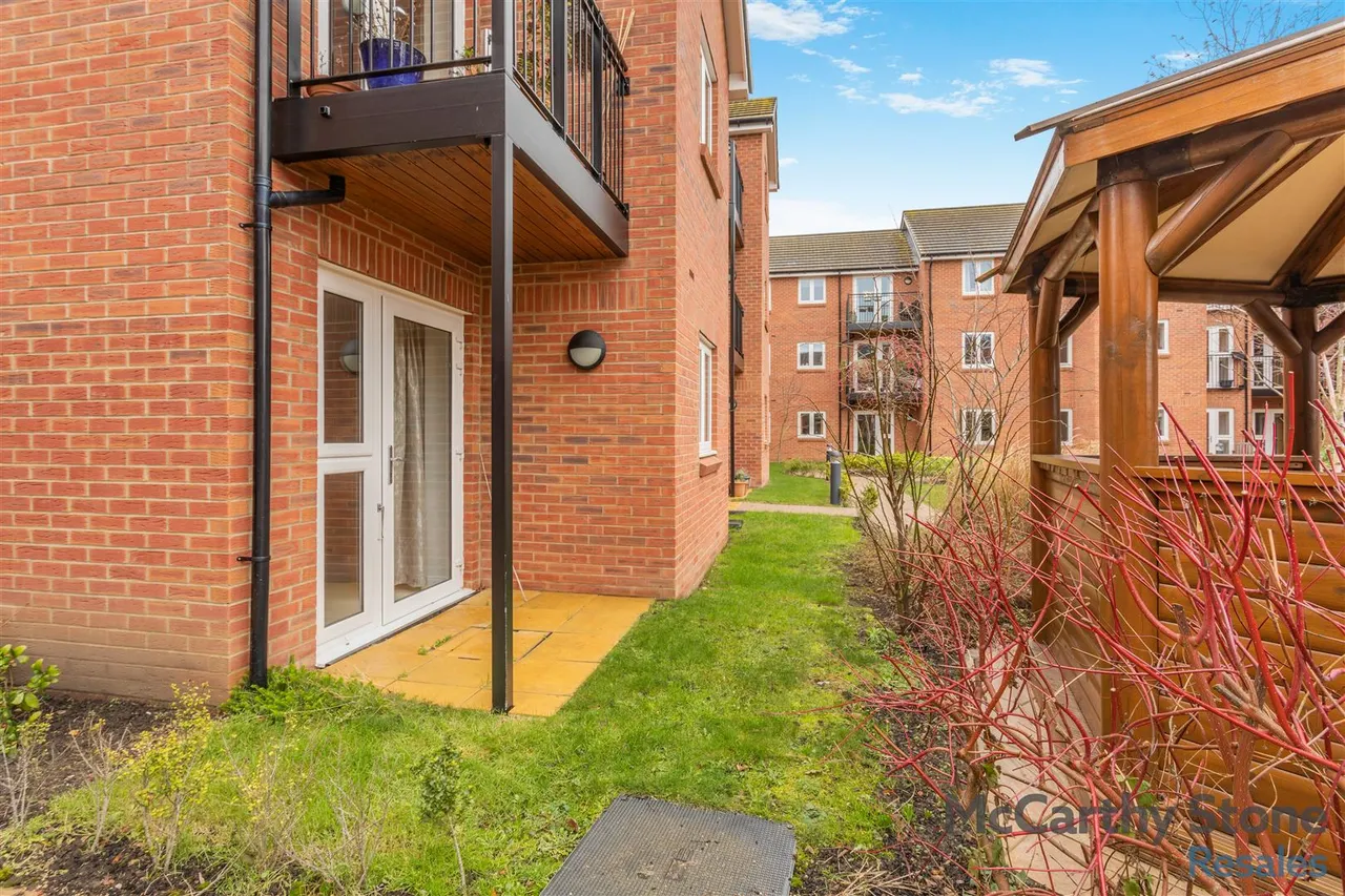 1 bed flat for sale, High View, Bedford, MK41