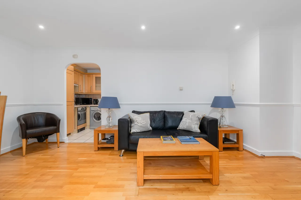 High Timber Street, London, EC4V, photo 10
