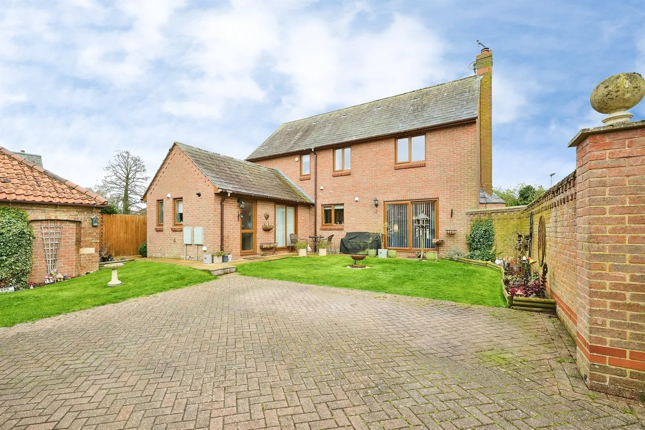 The Paddocks, Folksworth, PE7, photo 19