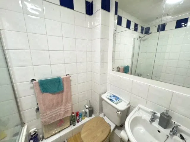 Cliff Villa Court, Wakefield, West Yorkshire, WF1, photo 5