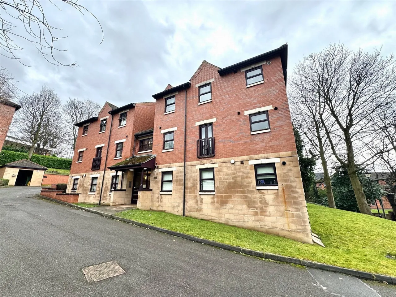 2 bed flat for sale — Cliff Villa Court, Wakefield, West Yorkshire, WF1
